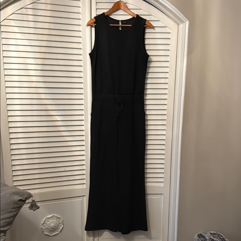 Elegant Black Sleeveless Jumpsuit
